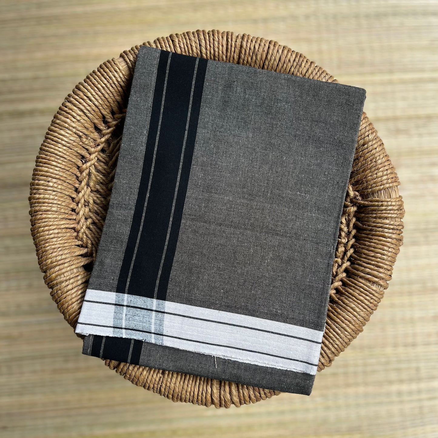 Strip Border Colour Mundu / வேஷ்டி (Dove Grey)