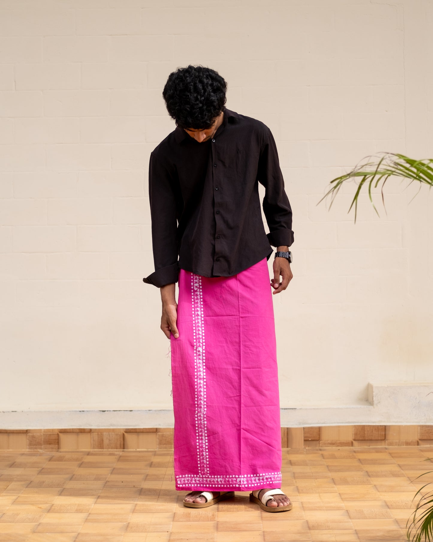 Batik Hand Printed Lungi Classy Border (Pink)