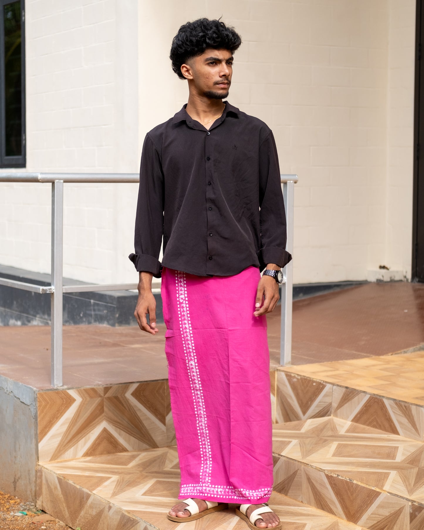 Batik Hand Printed Lungi Classy Border (Pink)