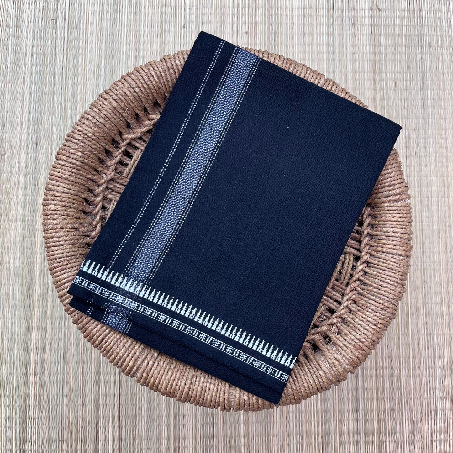 Colour Mundu வண்ண வேஷ்டி Black