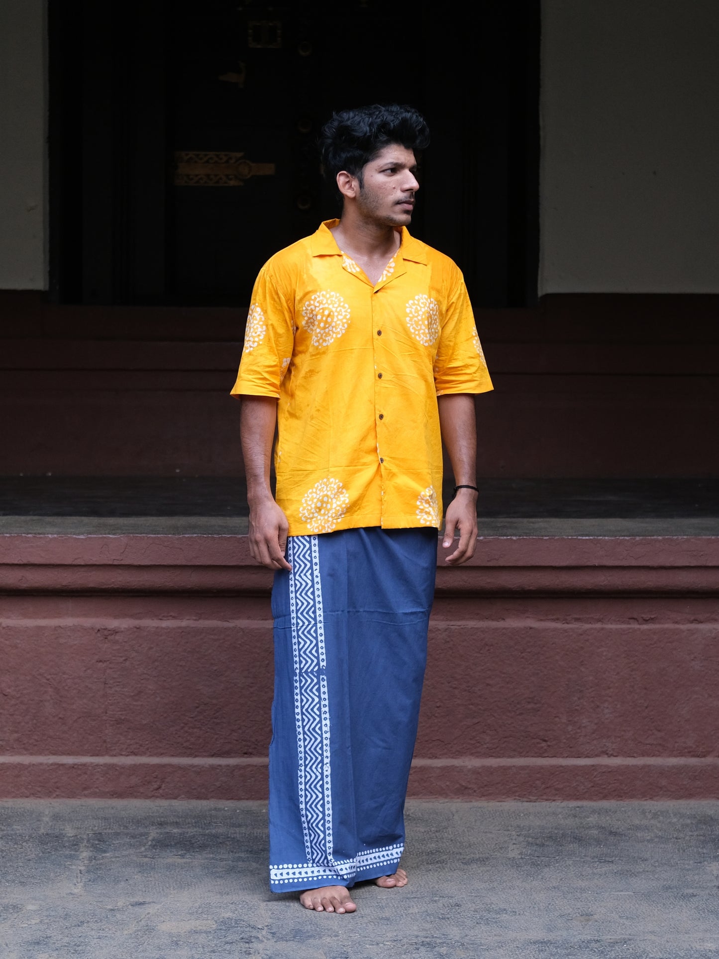 Batik Hand Printed Bombay Lungi (Bluish Grey)