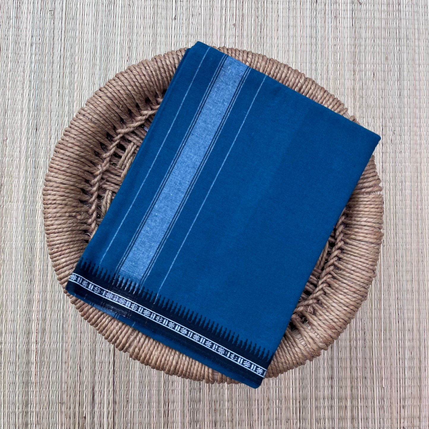 Colour Mundu வண்ண வேஷ்டி (Peacock Blue)