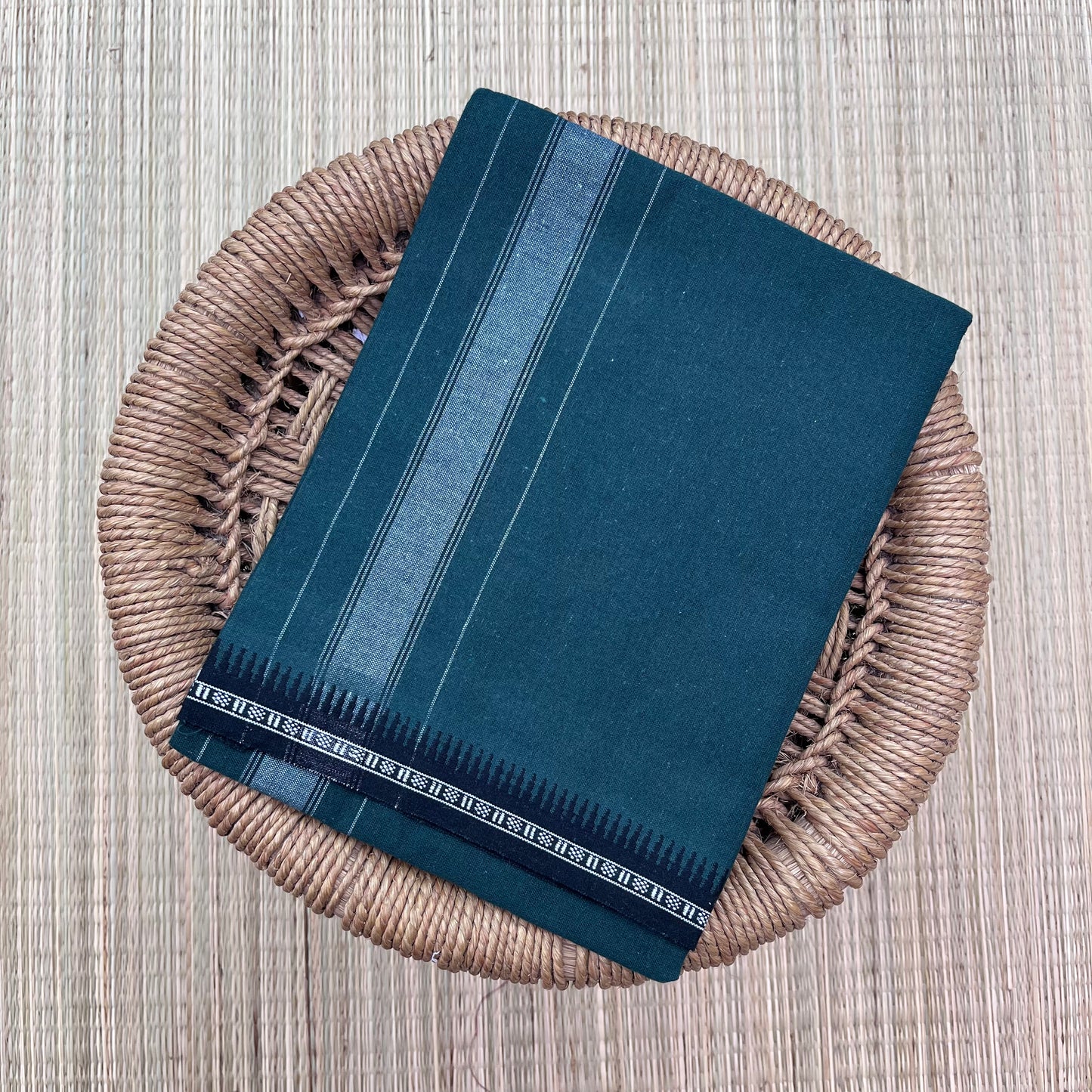 Colour Mundu வண்ண வேஷ்டி (Dark Green)