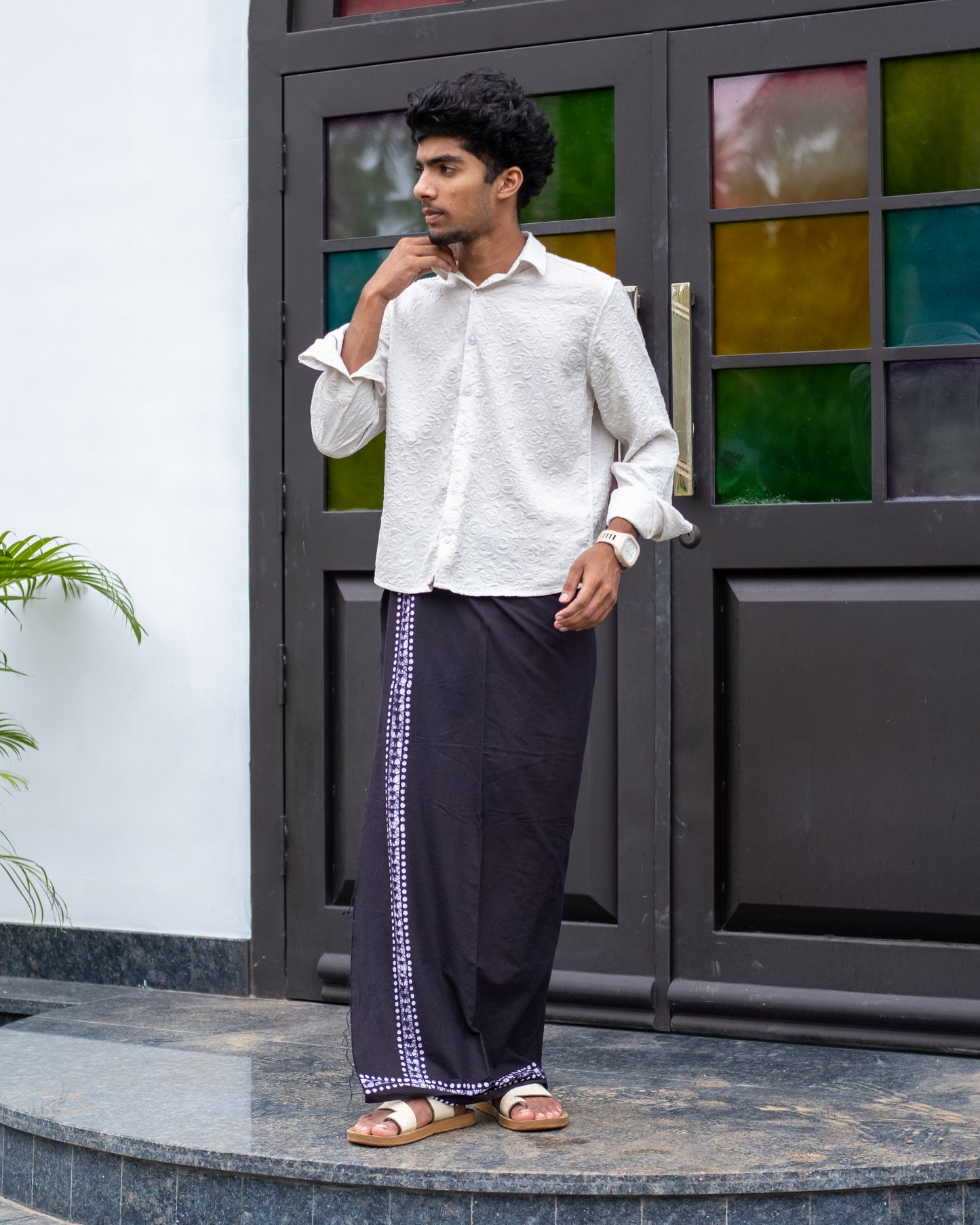 Batik Hand Printed Lungi Classy Border (Black)