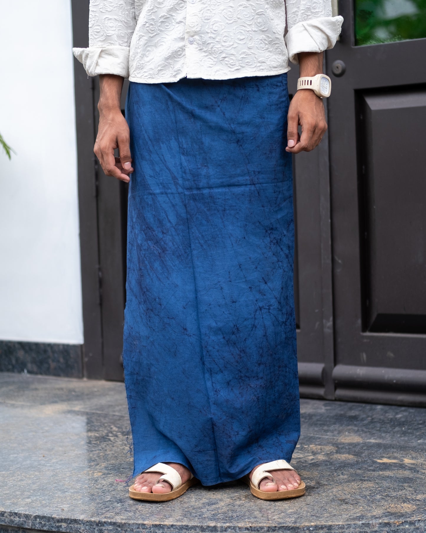 Batik Hand Printed Lungi (Cracked Navy Blue)