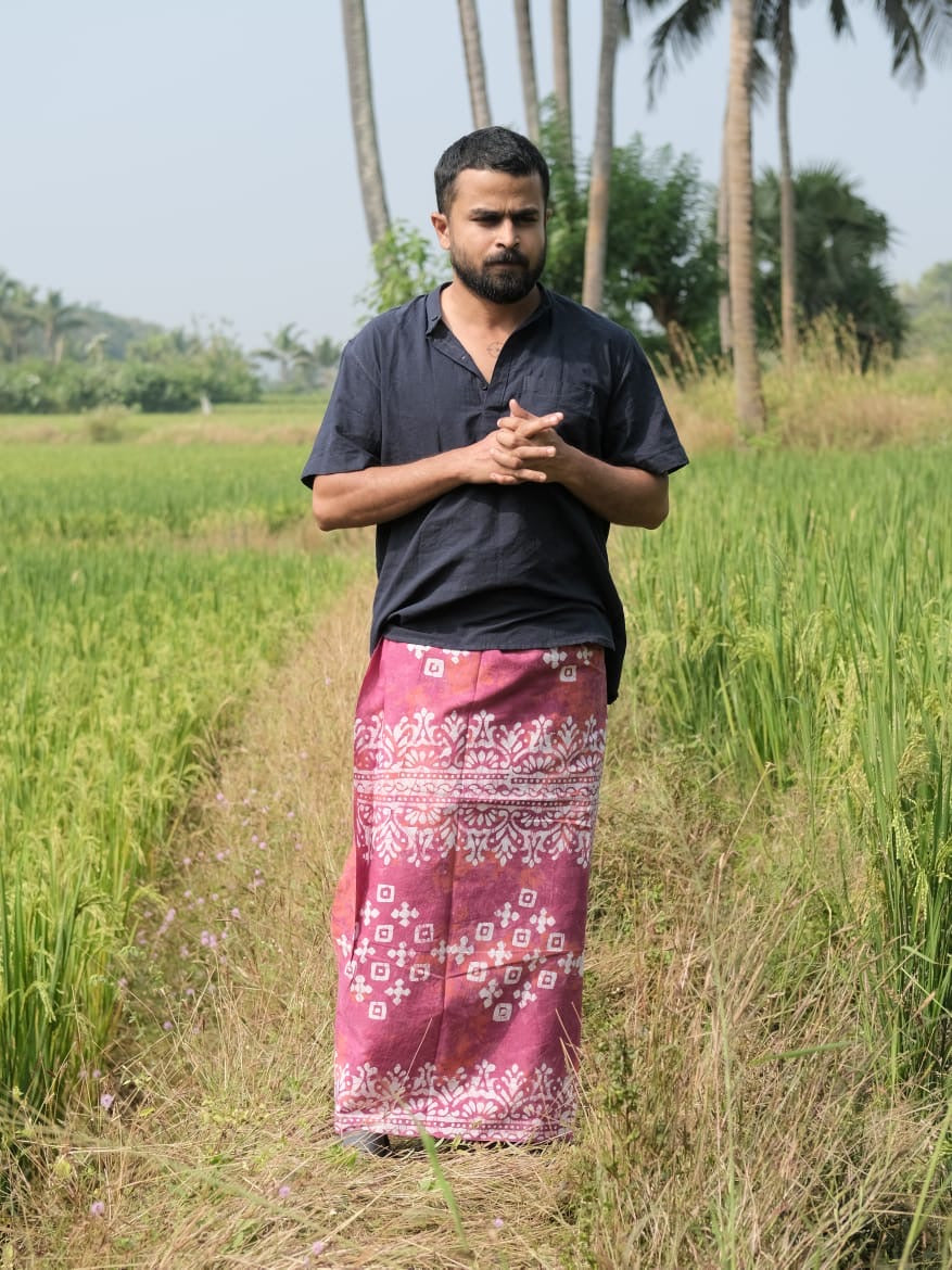 Batik Handprinted Pure Cotton Lungi / Stitching Material (Pink & Peach)