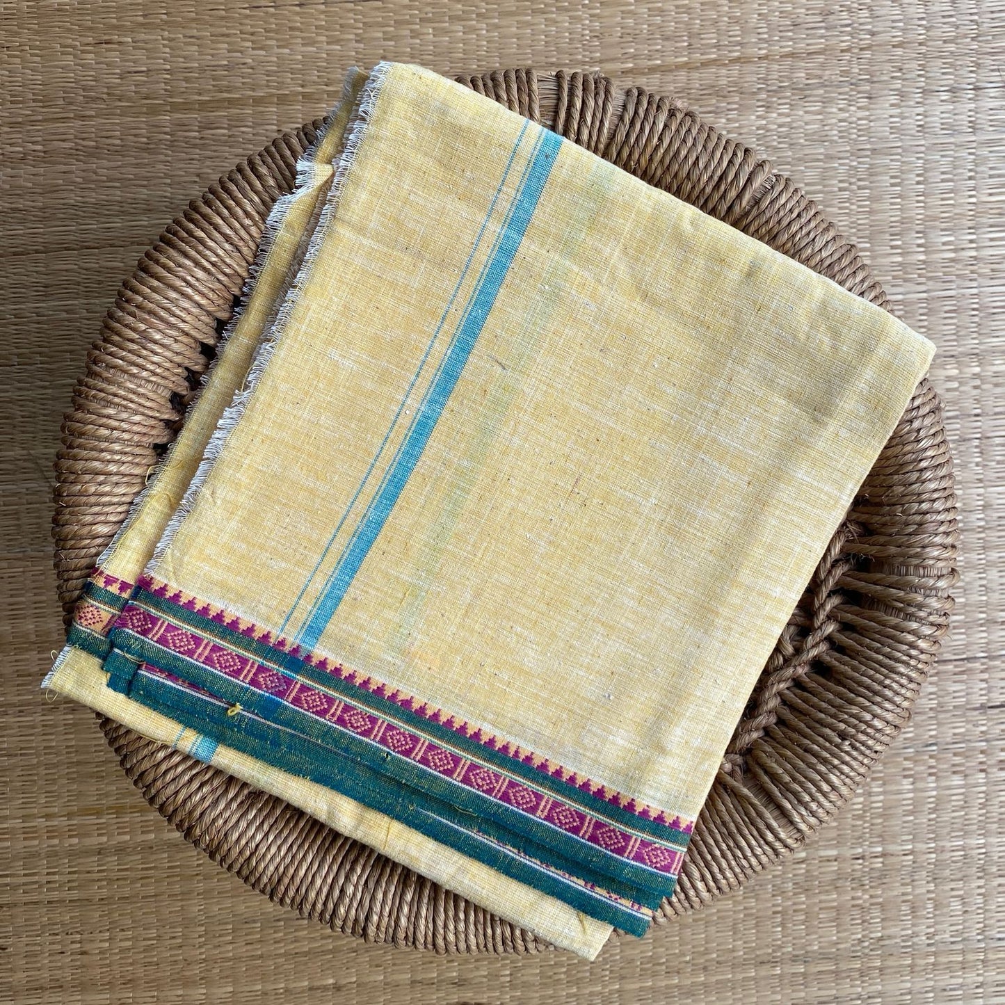GUJARAT HANDLOOM DOTHIS
