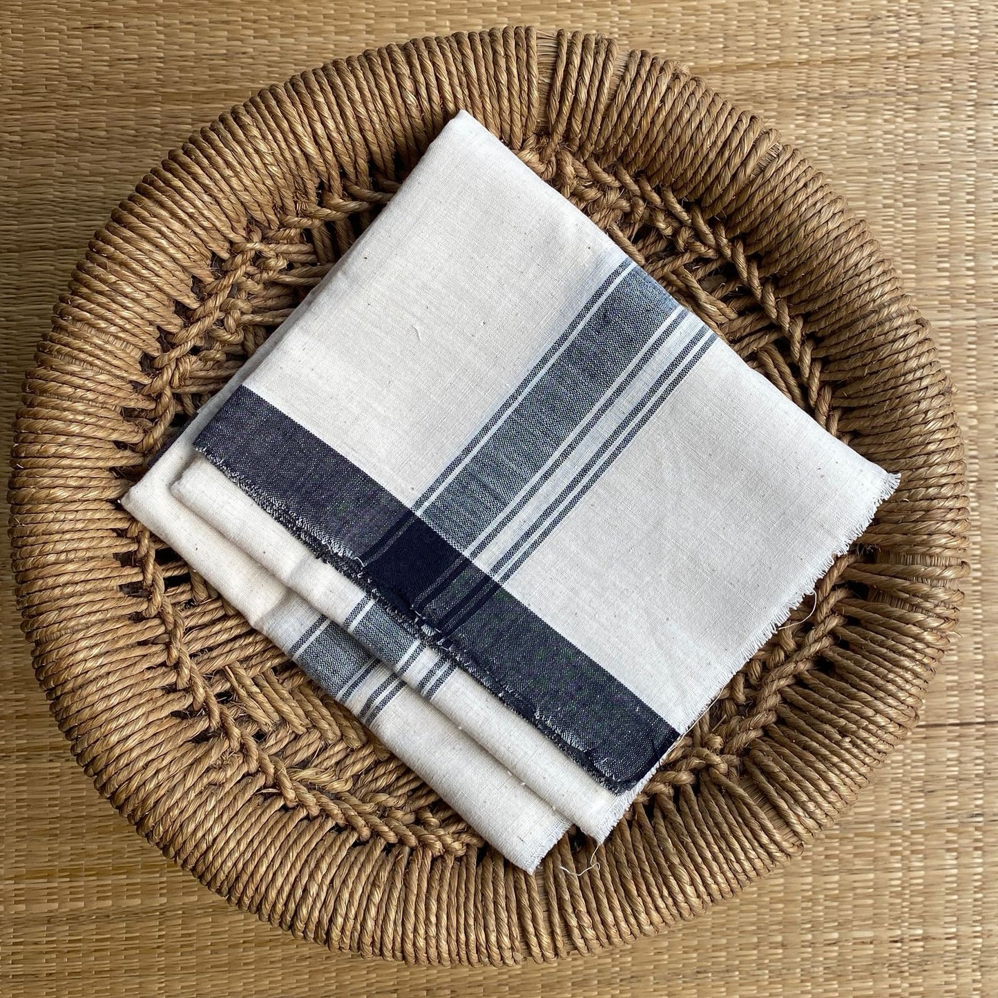 GUJARAT HANDLOOM DOTHIS